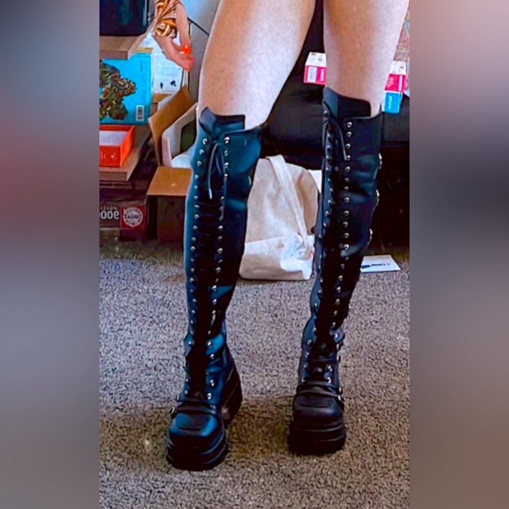 Demonia Overknee Boots